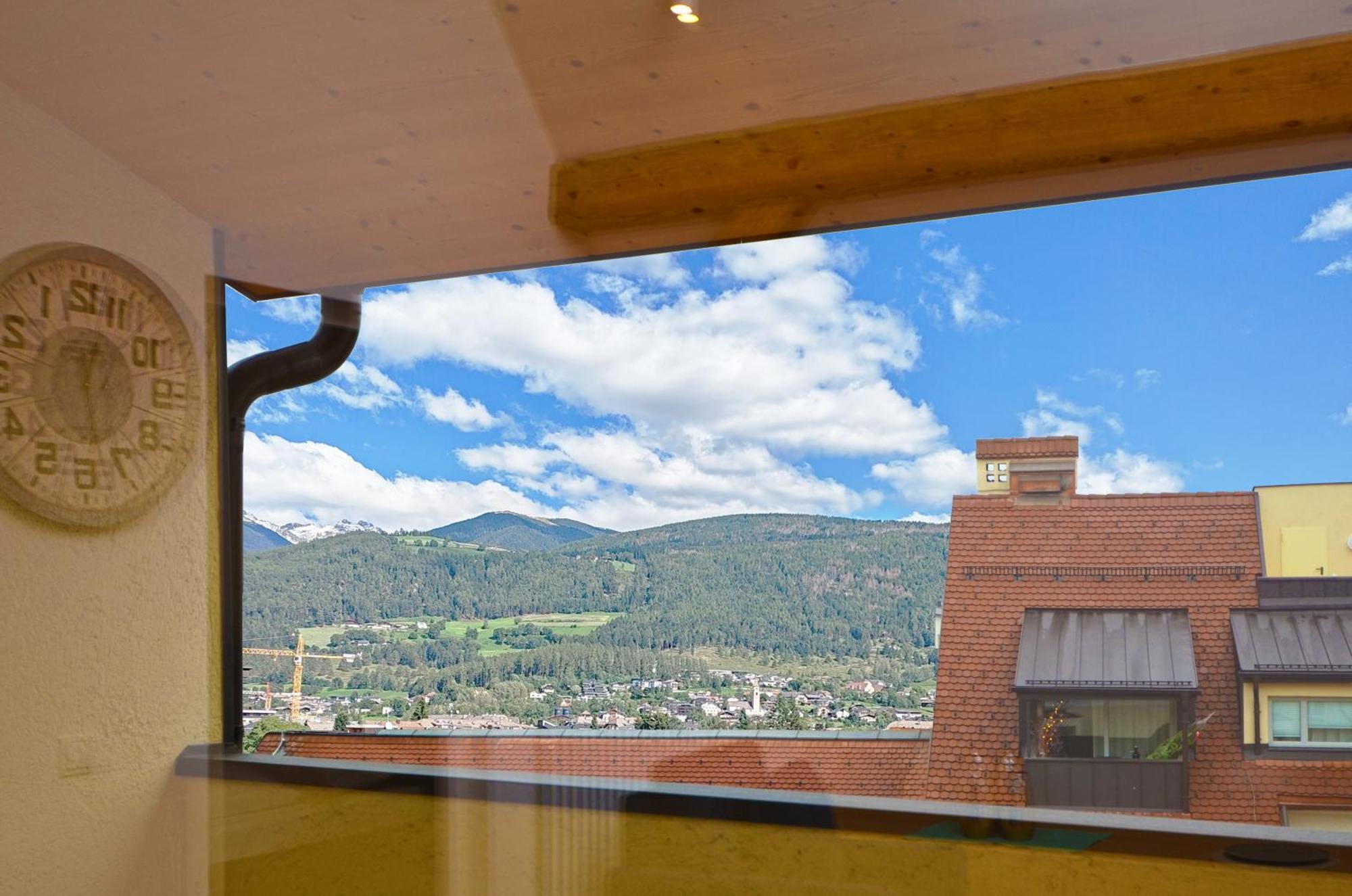 Aurturist Brunico Apartment Bagian luar foto